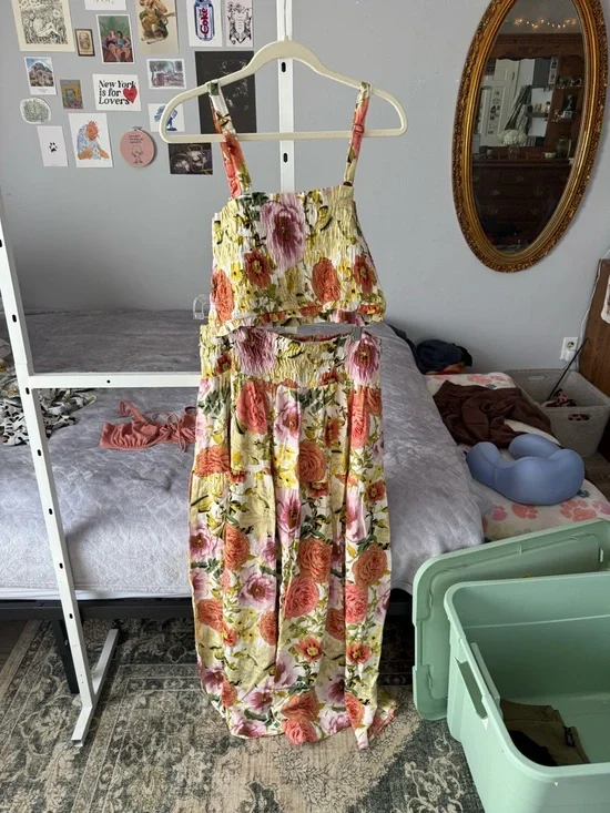 Floral Two-Piece Smocked Crop Top & Maxi Skirt Set - Picture 2 of 4